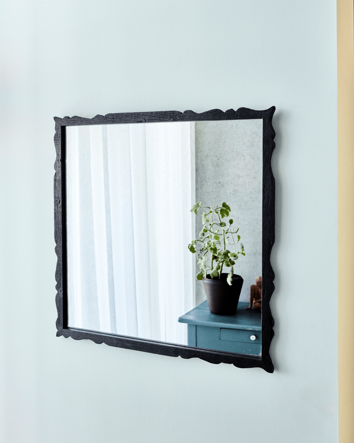 House Doctor Spiegel CARVE braun | 75x75cm - Sir Henrys