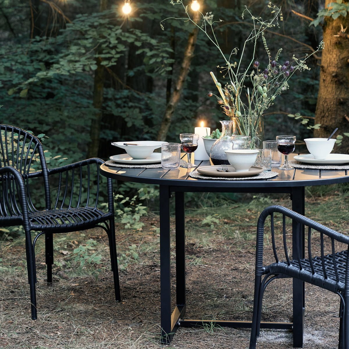 House Doctor Tisch HELO schwarz | 120x120cm - Sir Henrys