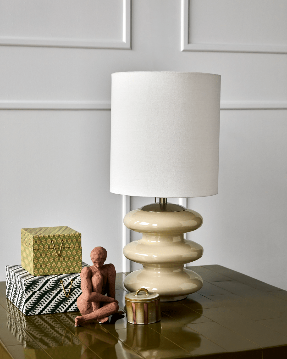 House Doctor Tischlampe STEP L sandfarben weiß | 25x25x69cm - Sir Henrys