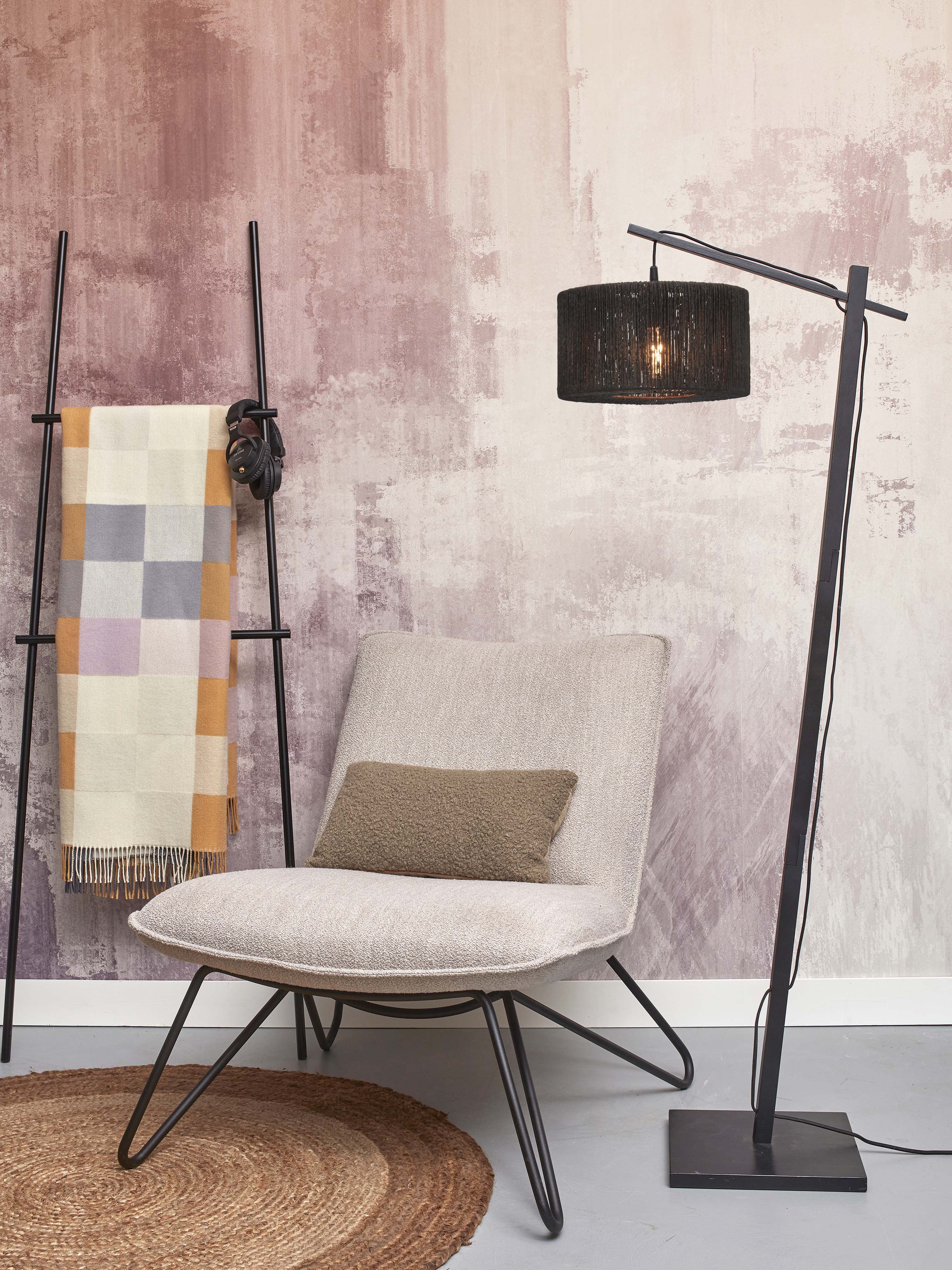 Good&Mojo Stehlampe IGUAZU schwarz | 57x31x150cm