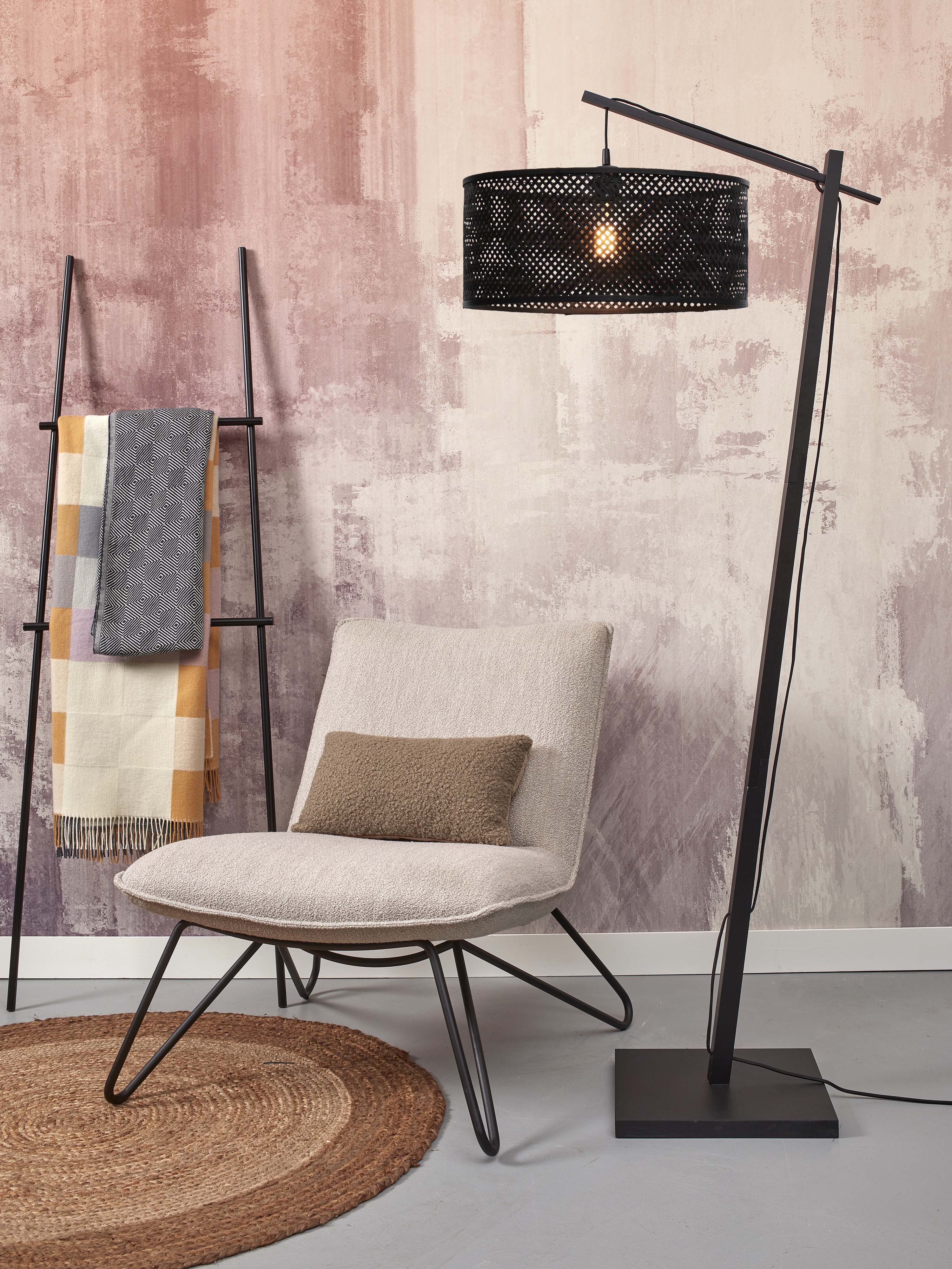 Good&Mojo Stehlampe JAVA schwarz | 75x50x176cm