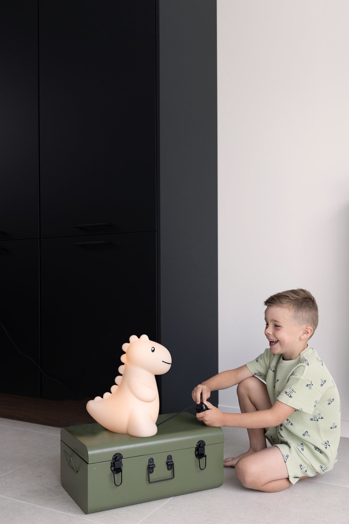 AP Junior Moodlight DINO JEROOM sand | 27x19,6x30cm