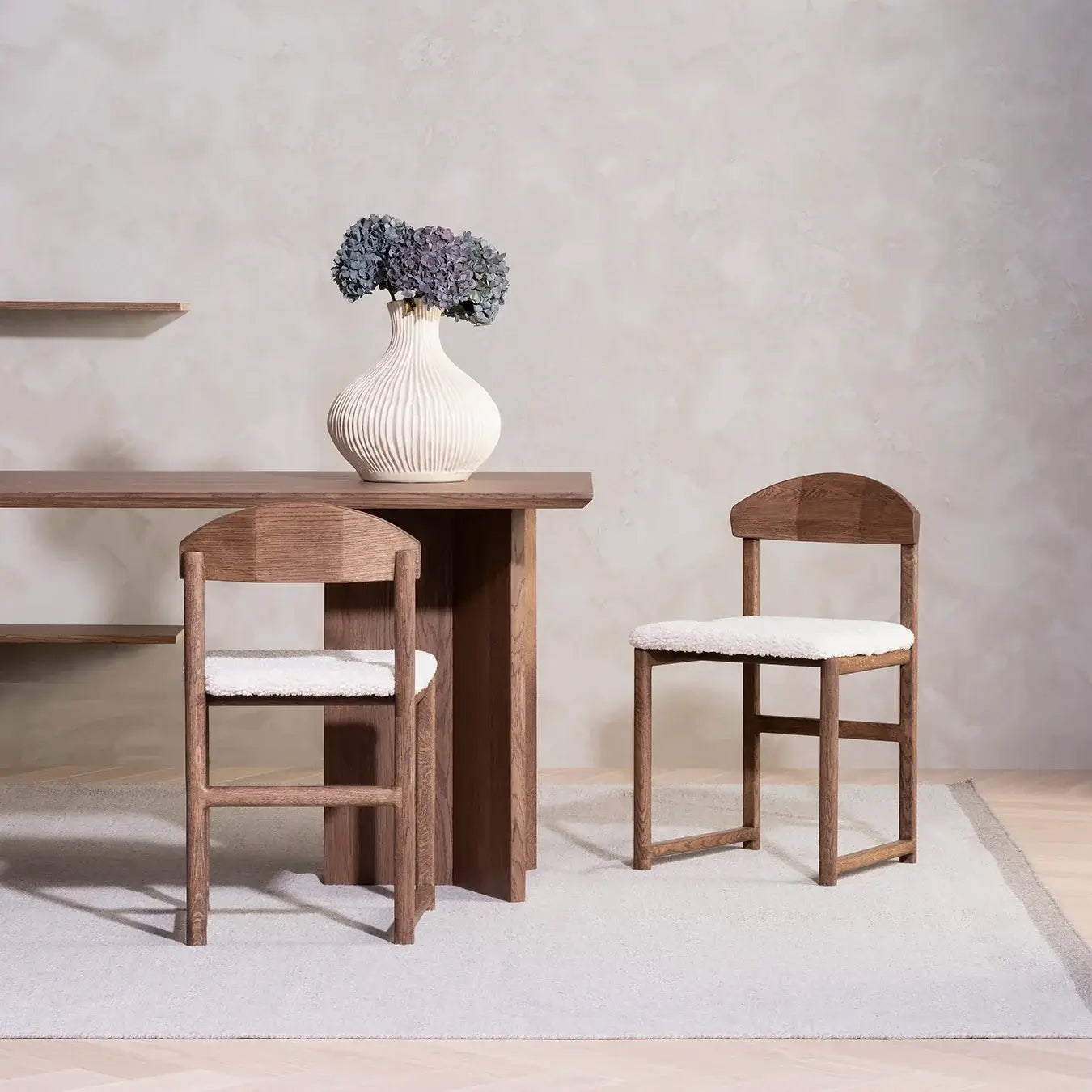 by Crea® Esszimmerstuhl KARIN Dunkle Eiche Bouclé Ivory