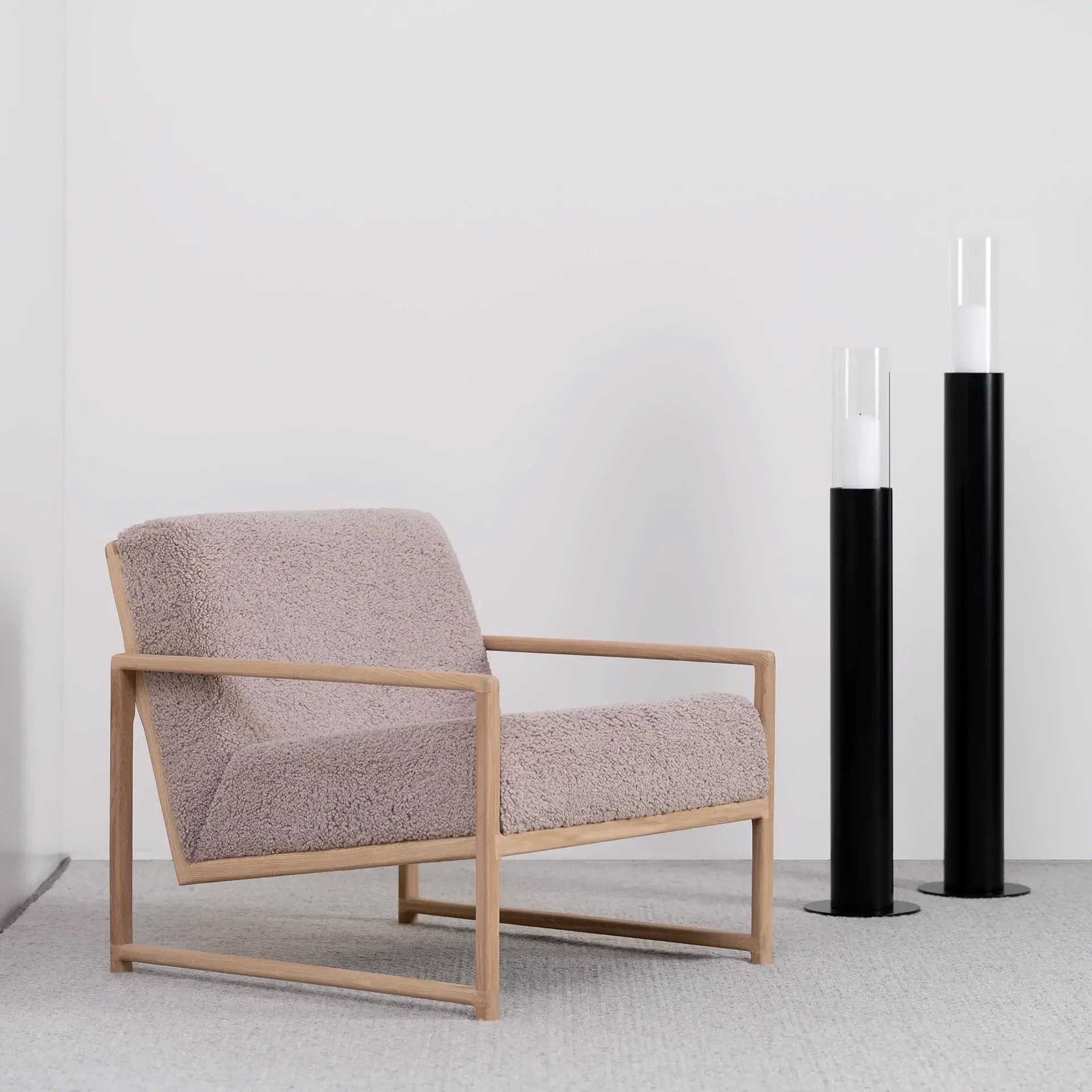 by Crea® Sessel EINAR Eichenrahmen Greige Bouclé-Kissen
