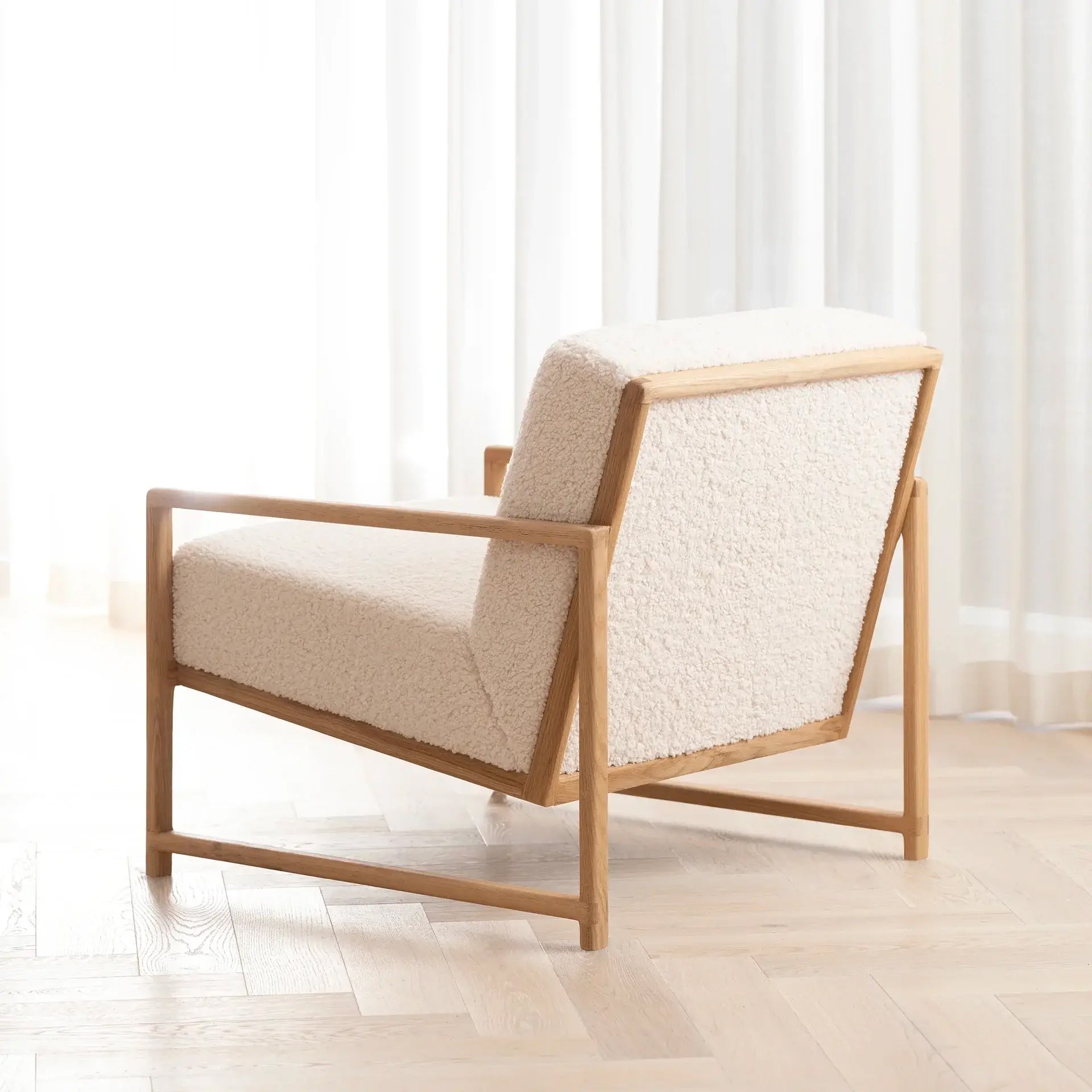 by Crea® Sessel EINAR Eichenrahmen Elfenbein Bouclé Kissen