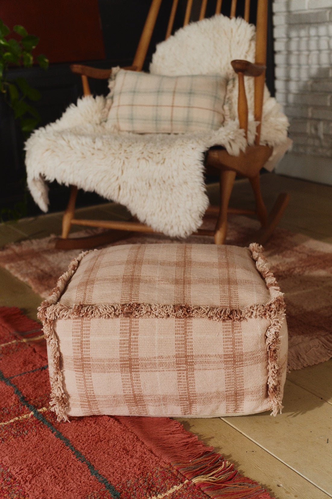 Lorena Canals Handweb - Pouf Rose | 40x40cm - Sir Henrys