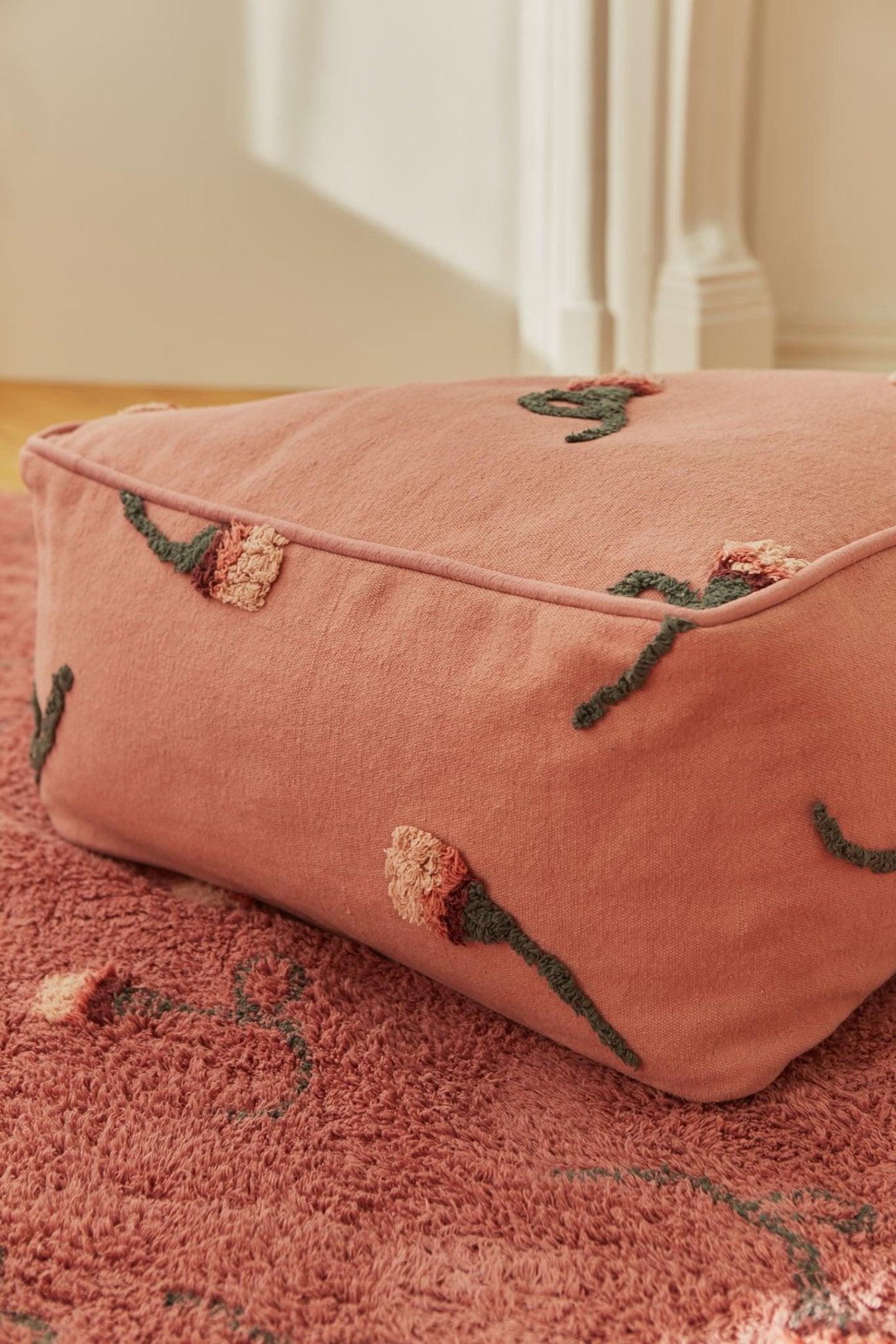 Lorena Canals Pouf ENGLISCHER GARTEN asche - rose | 54x54cm - Sir Henrys