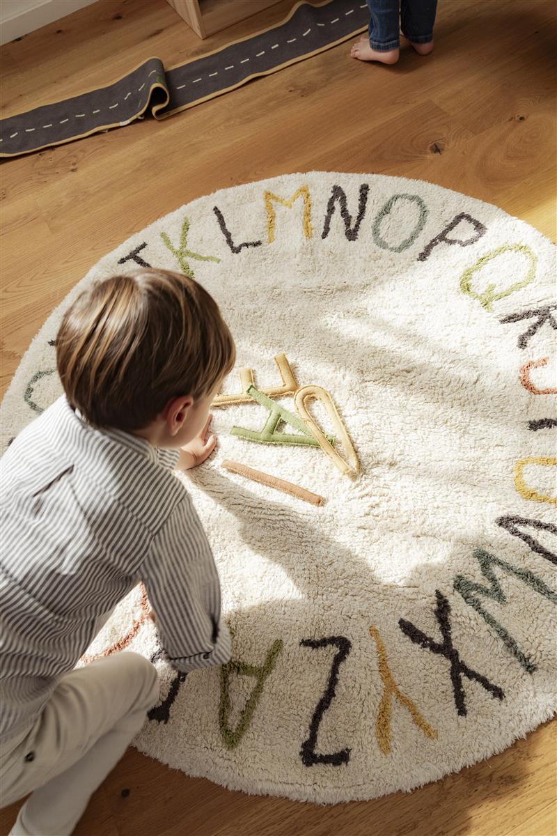 Lorena Canals waschbarer Spielteppich ABC Farben und Buchstaben | 120x120cm - Sir Henrys