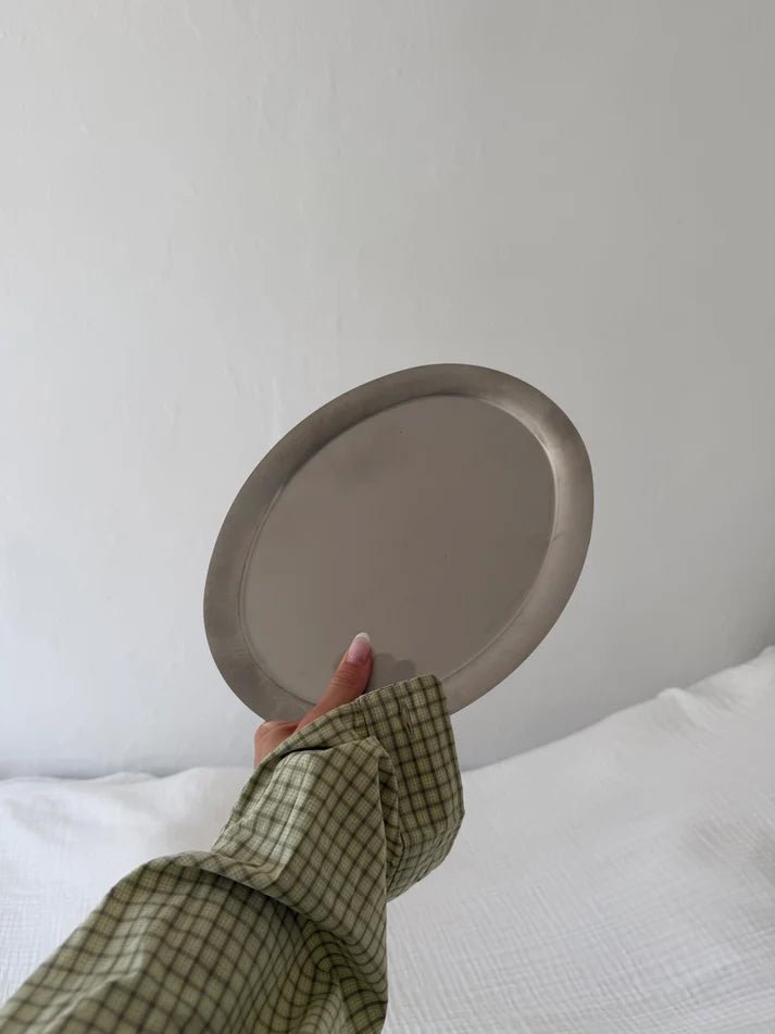 NOON STORIES Tablett OVAL TRAY Edelstahl | 28x22cm - Sir Henrys
