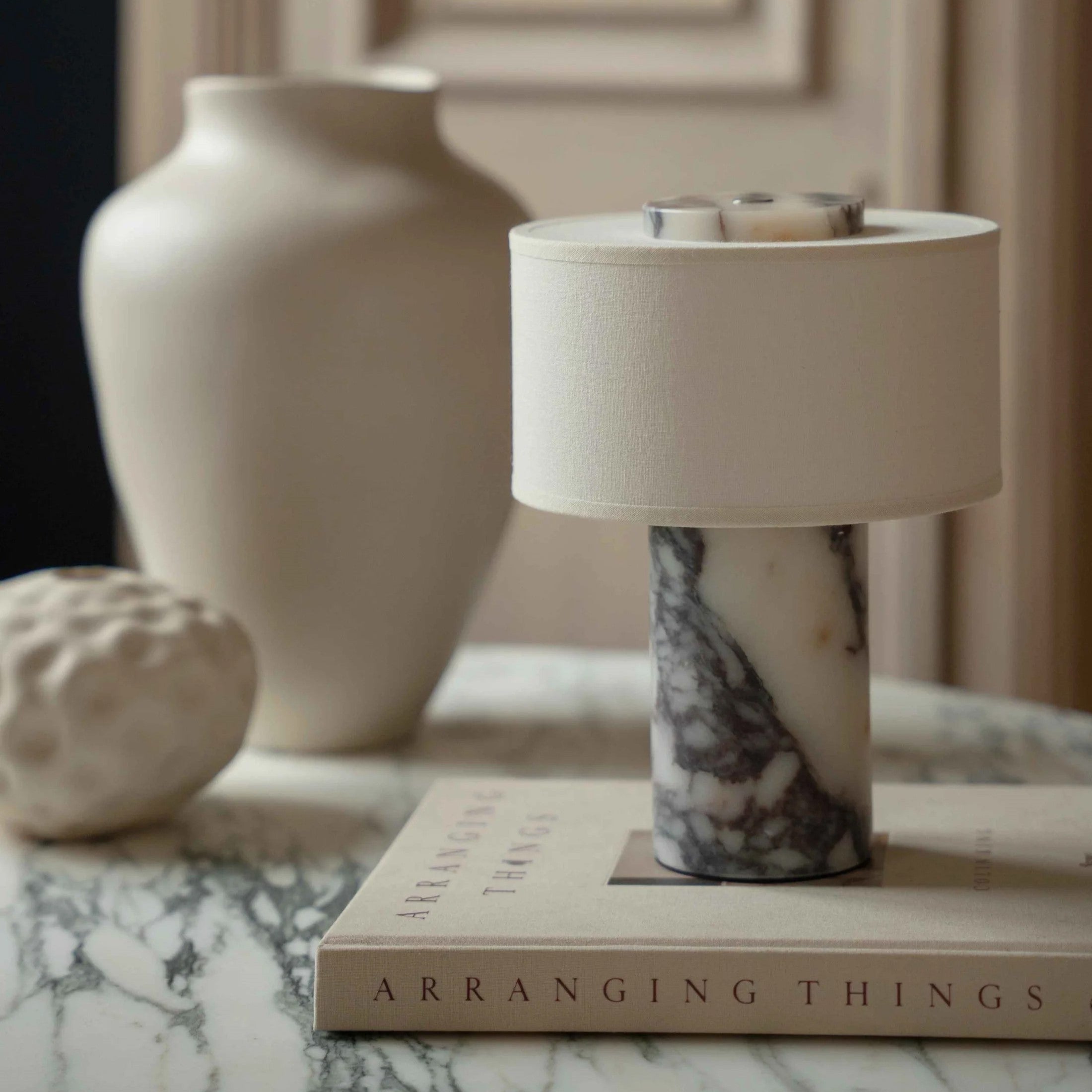 Blossholm Tischleuchte AURIE Vioala Marble portable | Ø 18x24cm