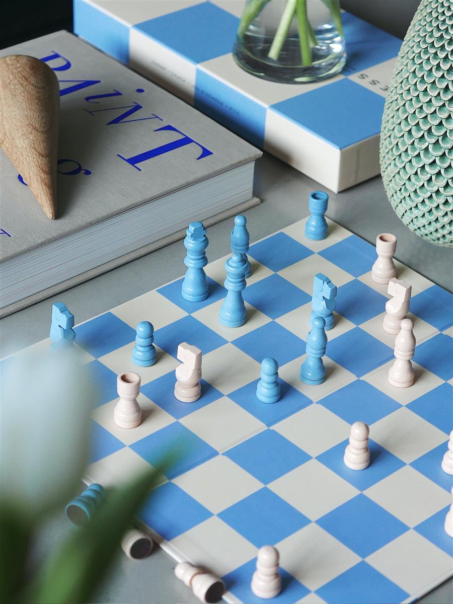PRINTWORKS Brettspiel PLAY - CHESS hellblau | 35x18x4,2cm
