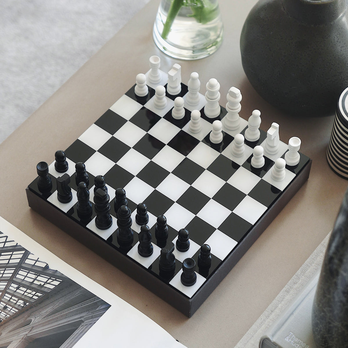 PRINTWORKS Brettspiel CLASSICS - ART OF CHESS schwarz weiß | 25x25x4,5cm