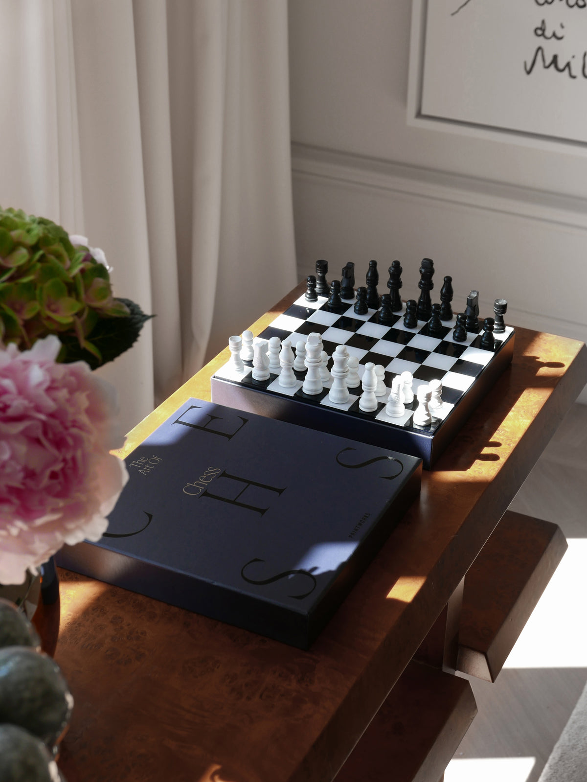 PRINTWORKS Brettspiel CLASSICS - ART OF CHESS schwarz weiß | 25x25x4,5cm