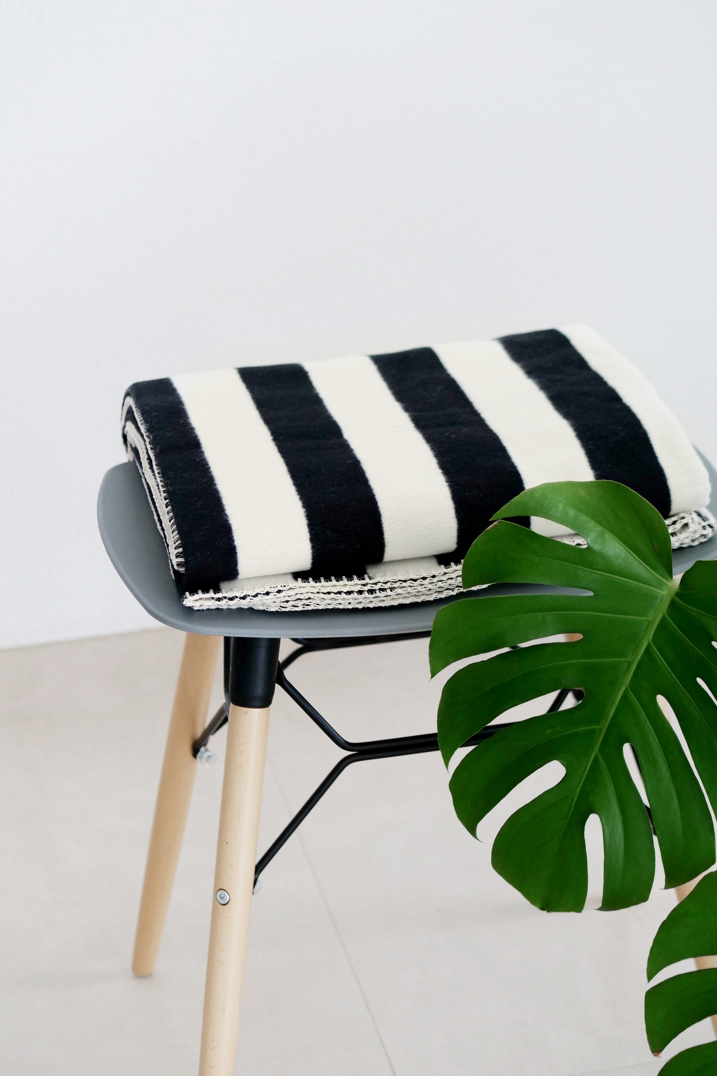 RIEMA Kuscheldecke SVEA Streifen schwarz creme | 150x200cm