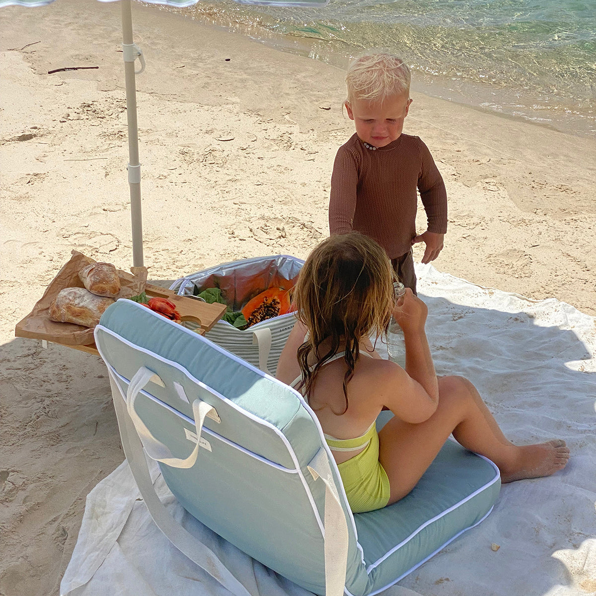 Sunnylife Outdoor Sitzkissen TAKE ANYWHERE salbeigrün | 50x97cm