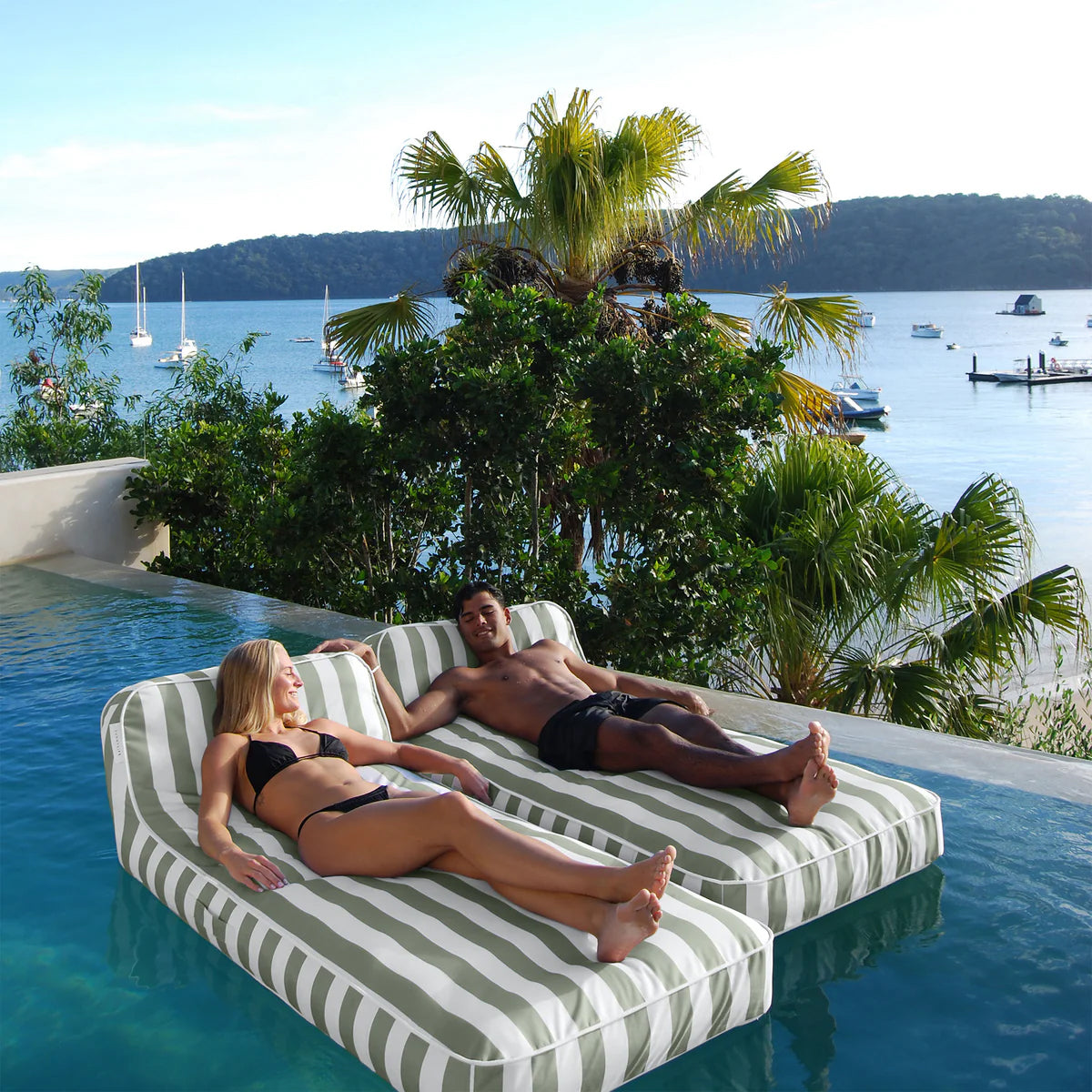 Sunnylife Pool & Outdoor Liege LUXE SEAGRASS salbei creme gestreift | 180cm