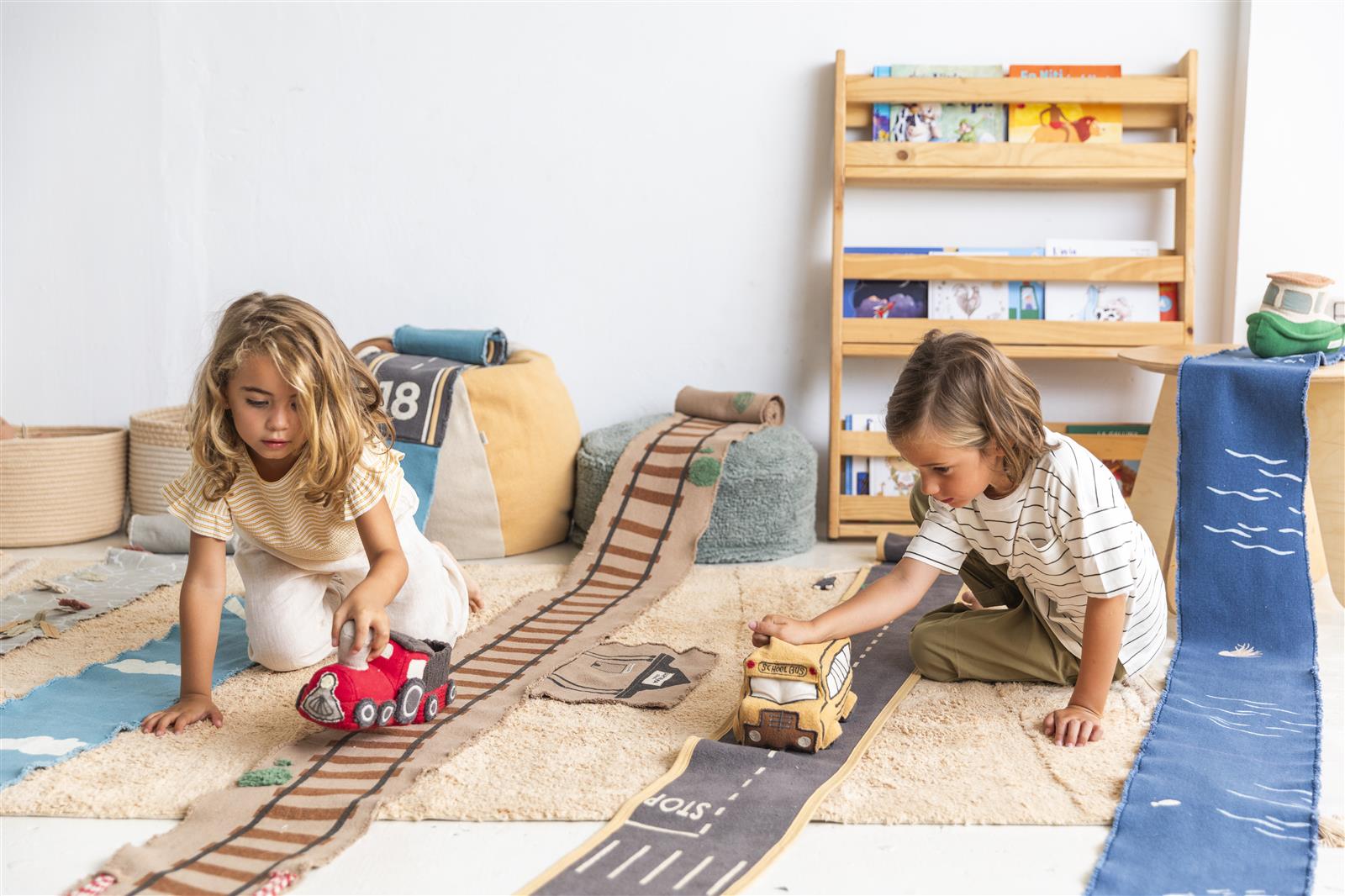 Lorena Canals Spielset Ride & Roll TRAIN | 26x22cm