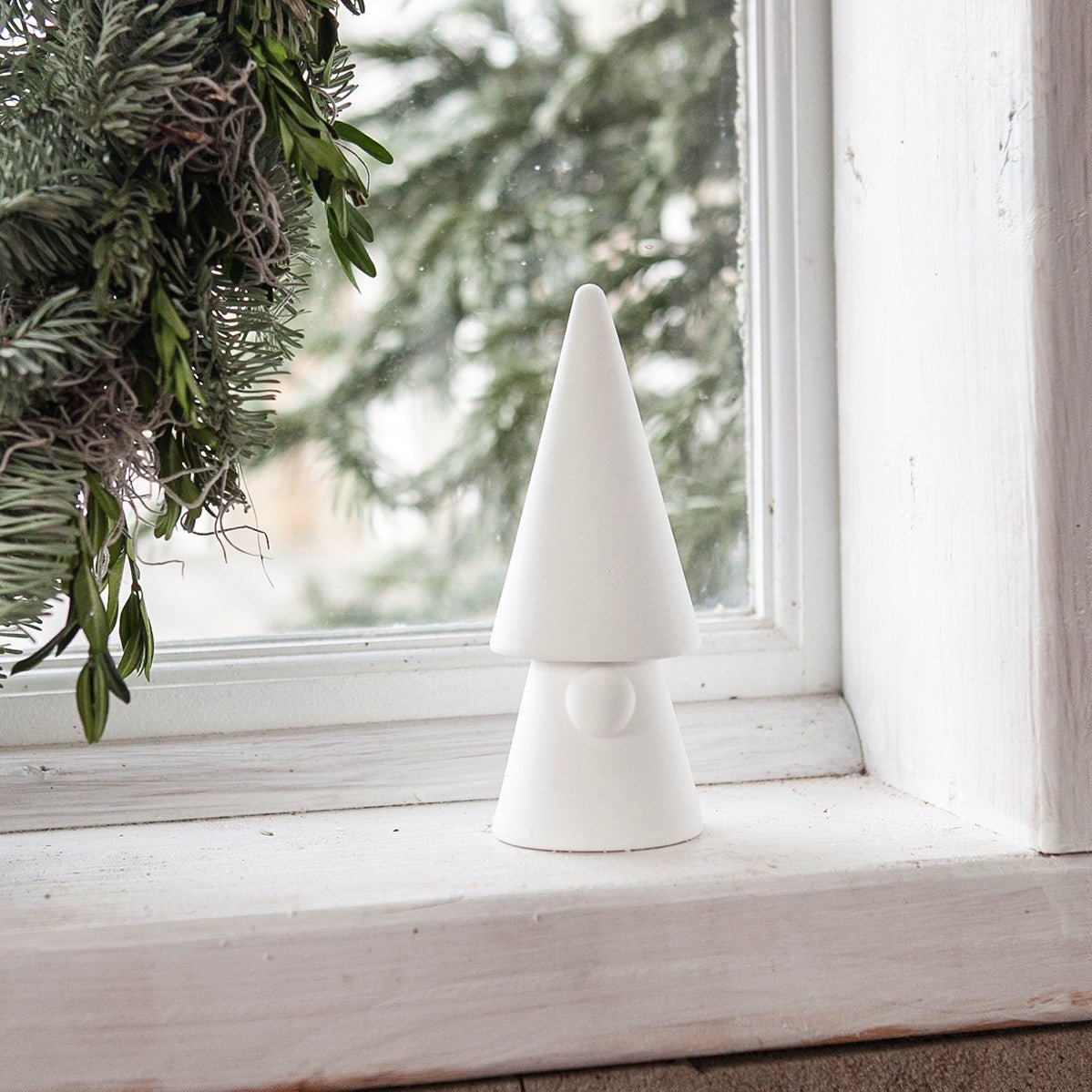 Storefactory Dekoobjekt Santa EVERT L Keramik weiß | Ø 6x15 cm - Sir Henrys