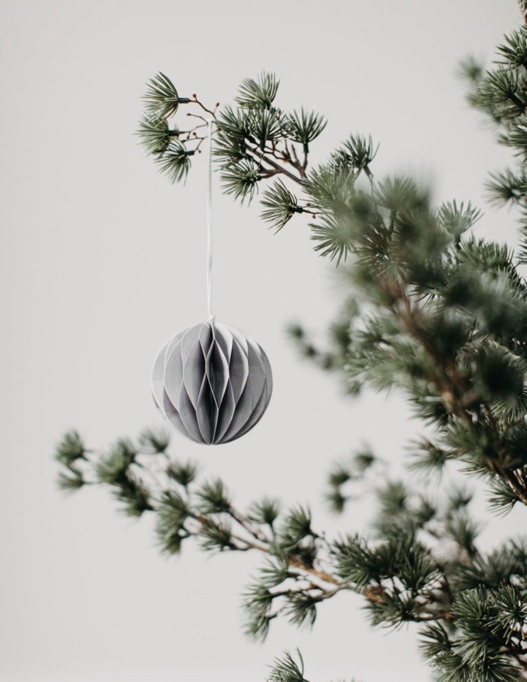Storefactory Weihnachtanhänger BONA L grau | Ø 8x8 cm - Sir Henrys