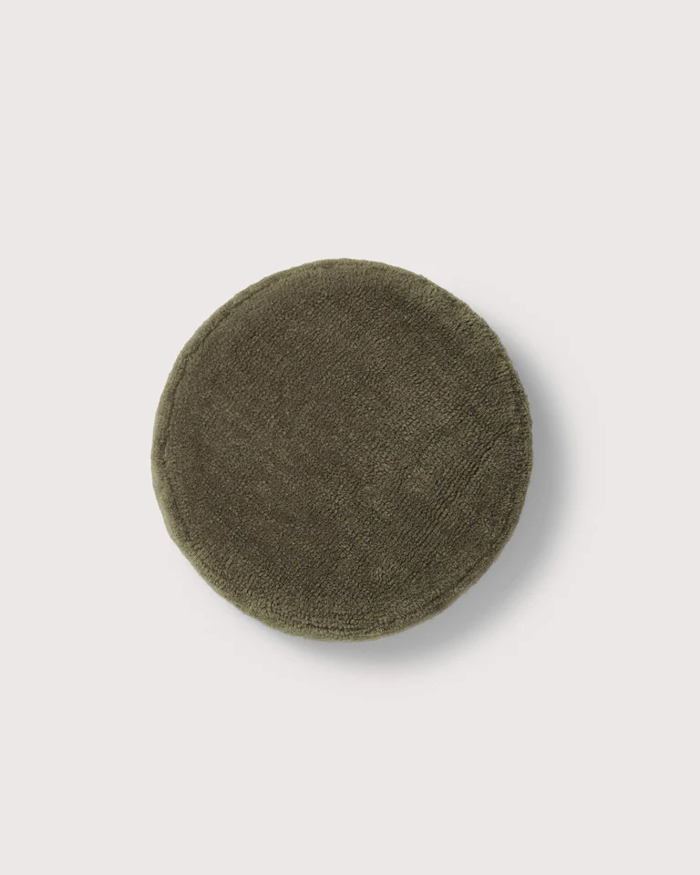 Suite702 Kissenbezug bigDot Furry DARK OLIVE grün | Ø50cm