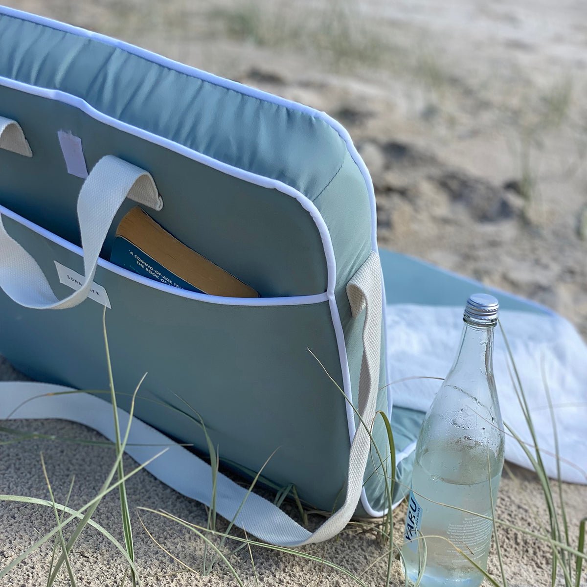 Sunnylife Outdoor Sitzkissen TAKE ANYWHERE salbeigrün | 50x97cm - Sir Henrys