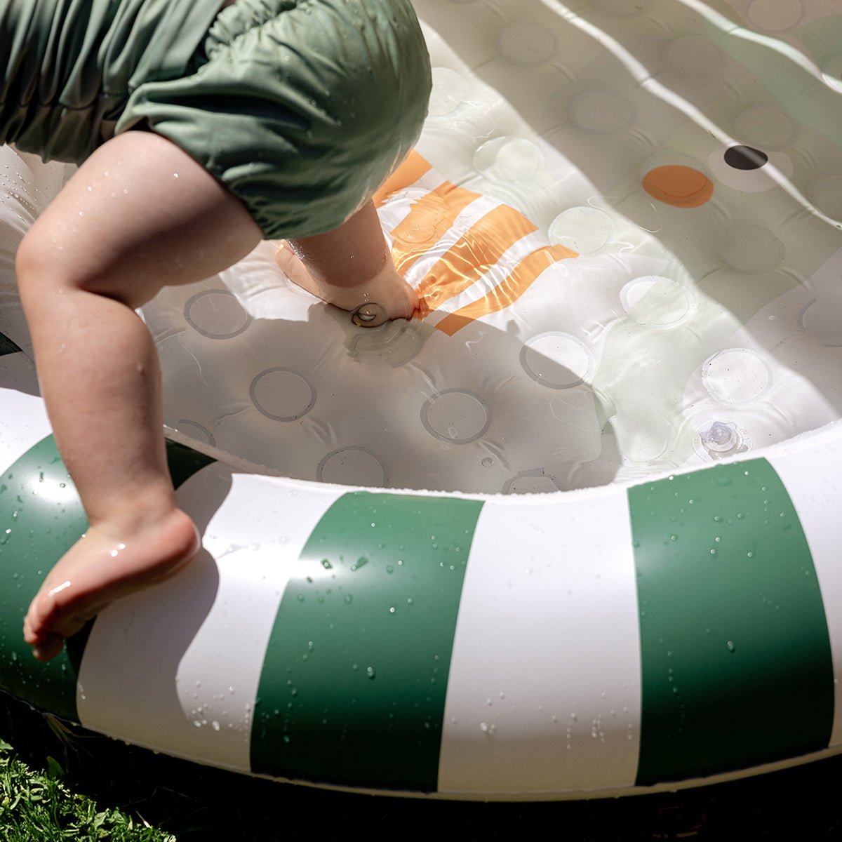Sunnylife Pool ELI THE ELEPHANT grün creme gestreift | 120cm - Sir Henrys