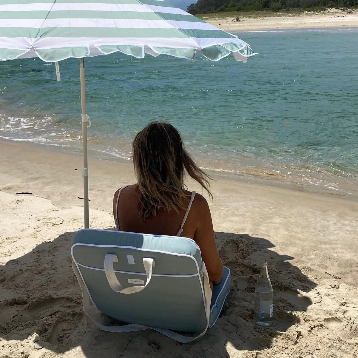 Sunnylife Sonnenschirm Strandschirm LA PALMA salbei creme gestreift | Ø 170x200cm - Sir Henrys