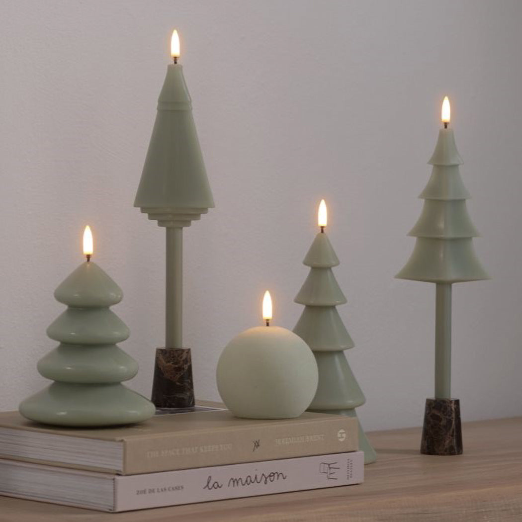 UYUNI Lighting LED Stabkerze MINI XMAS TREE SAGE GREEN hellgrün| Ø1,3x25cm