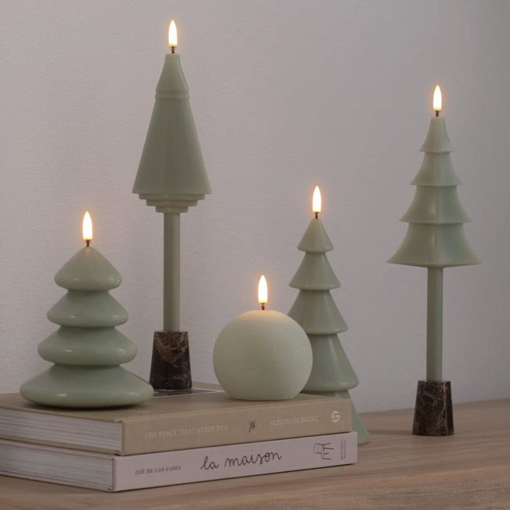 UYUNI Lighting LED Stabkerze MINI XMAS TREE SAGE GREEN hellgrün| Ø1,3x25cm