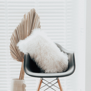 Fibre by Auskin Kissen Tibetlammfell Langhaar IVORY...