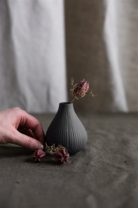 Storefactory Vase EKENAS S anthrazit | Ø 7x9 cm