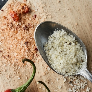 Nicolas Vahé Geschenkbox PARMESAN + BASIL SALT & CHILLI SALT  Gewürze 2er Set 320g 315g