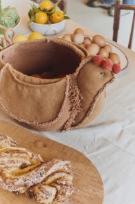 Lorena Canals Korb Hähnchen Toffee braun | 29x48x32cm