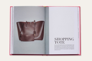 New Mags Buch THE ESSENCE OF YVES SAINT LAURENT | 22x15x2 cm